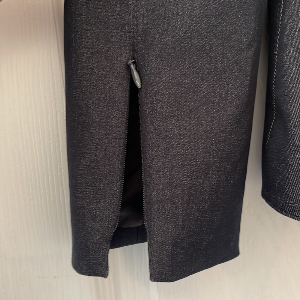 Gorgeous Tahari navy blue blazer size 10 - Picture 5 of 13